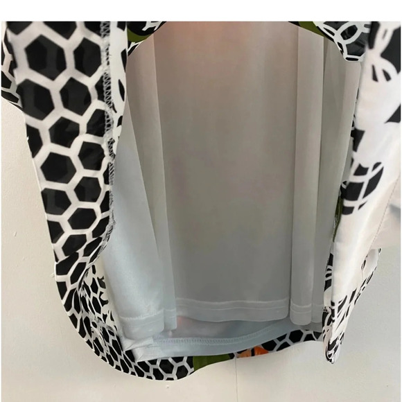 Bar 111 Sheer Floral print dress L. w/lining.  4 button back closure w/open back - Picture 9 of 9